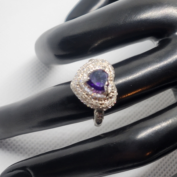 Ladies Ring - Picture 2 of 3